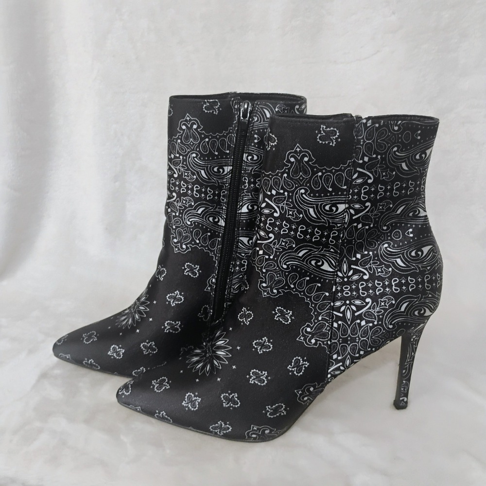 Mata‎ Madness Bandana Paisley Print Stiletto Ankle Boots Black White Size 11
